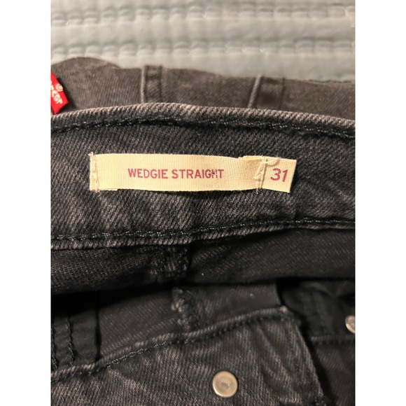 Levi's Wedgie Straight Jeans Black Wash Size 31x28 Distressed Denim - Picture 3 of 9